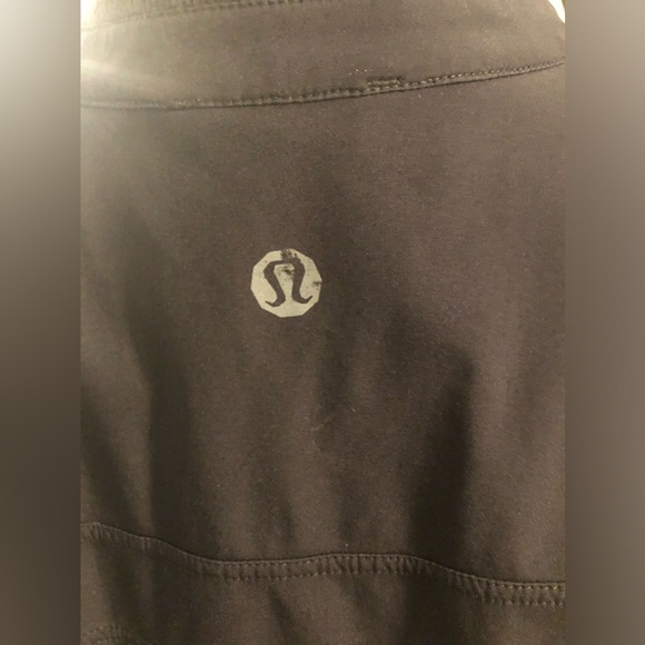 Size large Lululemon jacket - Picture 6 of 10